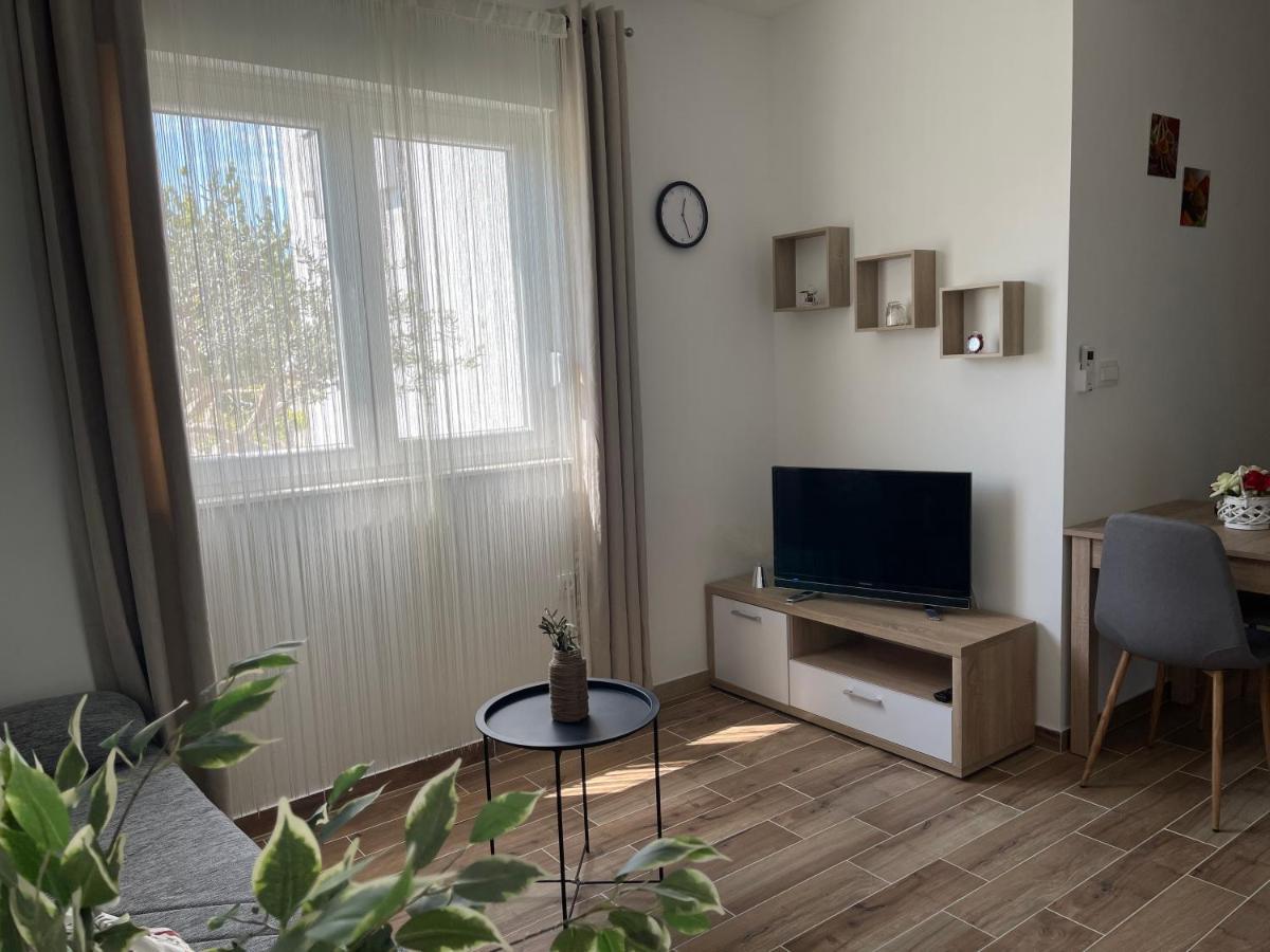 Апартаменти Apartman Solin 2, Parking Екстер'єр фото